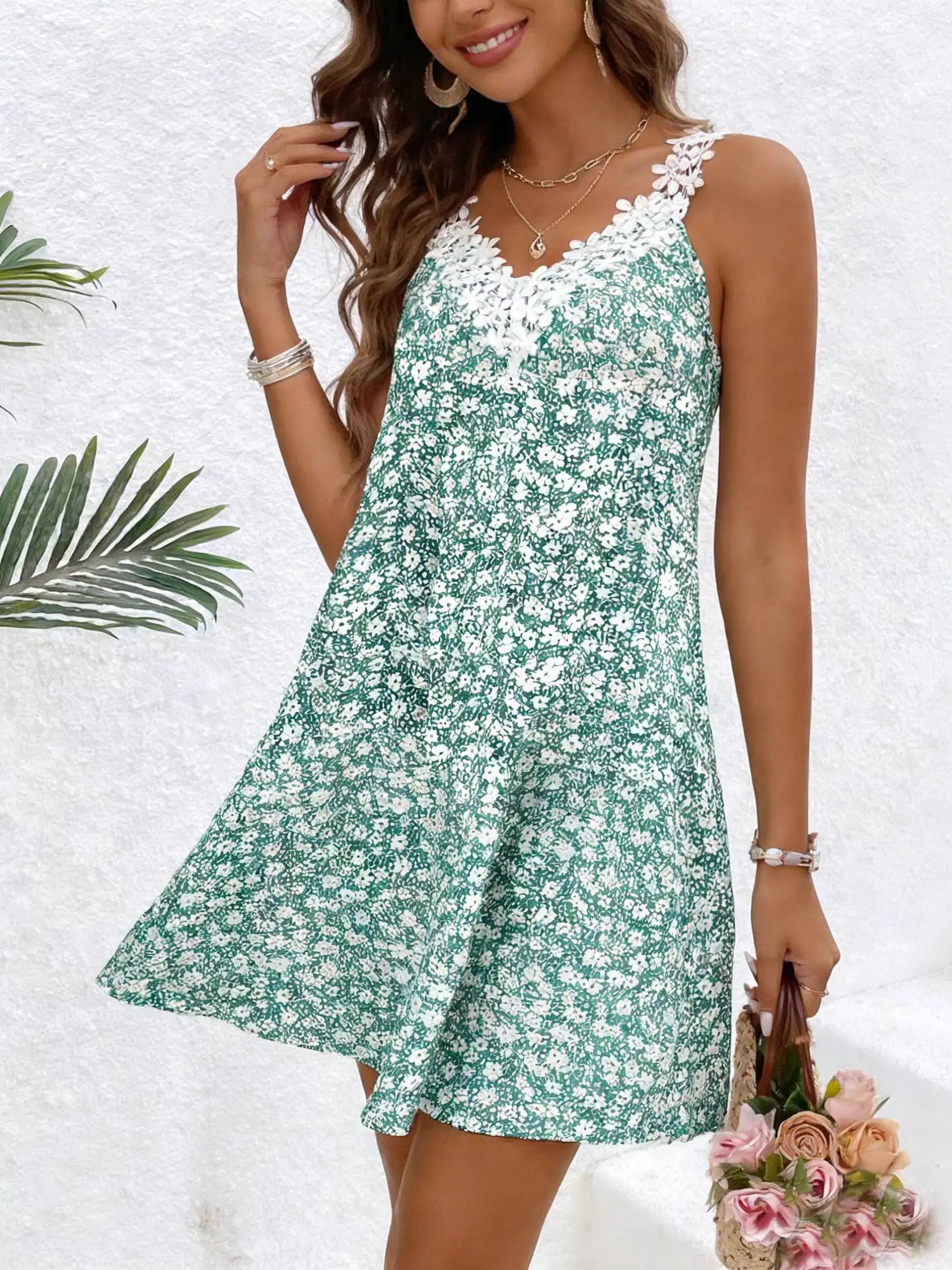 Robe Verte à Motif Florale - Brettelle à Fleurs Brodées